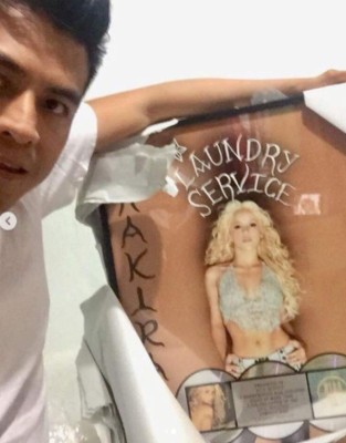 Shakira lamenta la muerte de uno de sus más grandes seguidores
