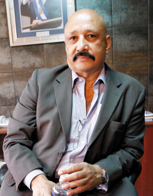 Tres piezas clave del gabinete económico salen del gobierno del presidente Porfirio Lobo