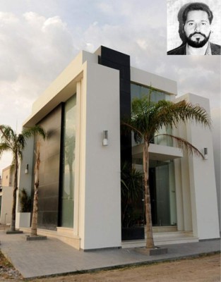 Las lujosas tumbas de los narcos en México