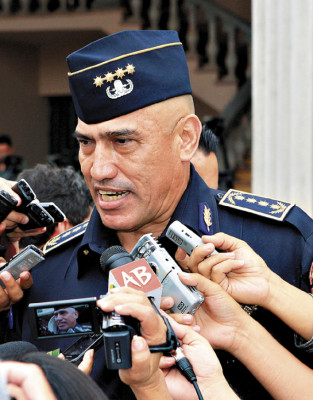 Gobierno anuncia ley de escuchas telefónicas