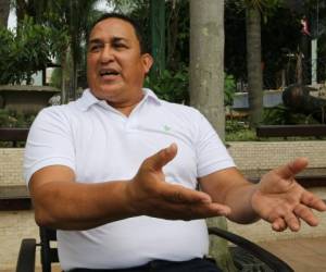 Porfirio Betancourth nació en La Lima y tiene 61 años. Estudió Administración de Empresas en Estados Unidos. Disputó dos mundiales con Honduras: un Sub 20 y un mayor. Se retiró a los 28 años.