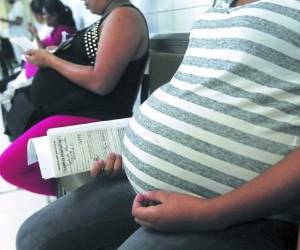 En Honduras hay 10 mujeres que están en los primeros tres meses de gestación, según las autoridades sanitarias.