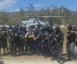 Chepe Handal antes de abordar el carro de centros penales con rumbo al Primer Batallón de Infantería.