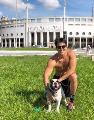 Gabriel Prado, el guapo doctor brasileño que enamora a sus fans con su atractivo