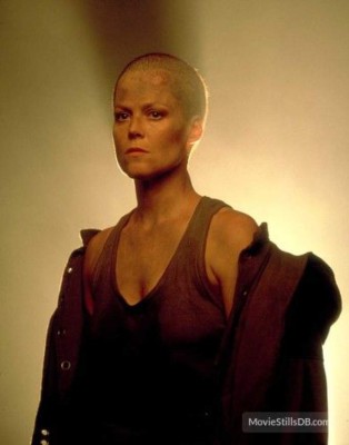 ni un pelo de tontas: por un buen personaje raparon su cabeza