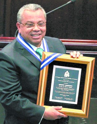 Maldonado se disculpa ante los diputados