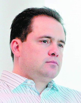 Luis Zelaya ofrece un país con oportunidades y 'sin privilegios”