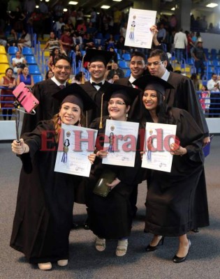 FOTOS: Estas bellas hondureñas obtuvieron su título de la UNAH