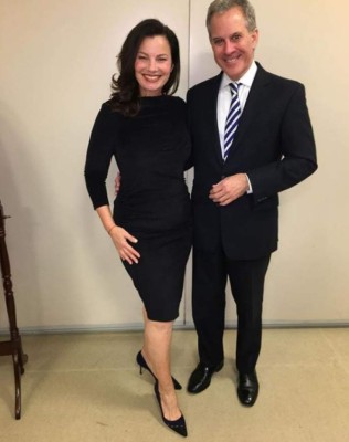 Así luce la protagonista de la serie 'The Nanny' a sus 60 años