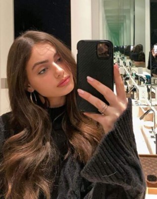 Así es Yael Shelbia, la mujer con el rostro más bello de 2020 (FOTOS)