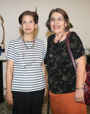 Emotiva exhibición en honor a Sara de Castillo