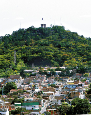 Inicia la construcción del parque Cerro Juana Laínez