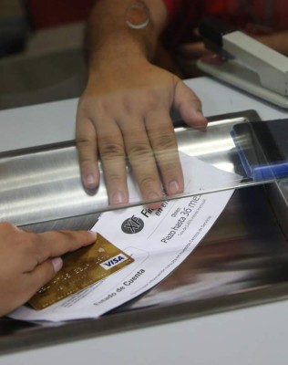 &nbsp;Hondureños prefieren comprar en efectivo