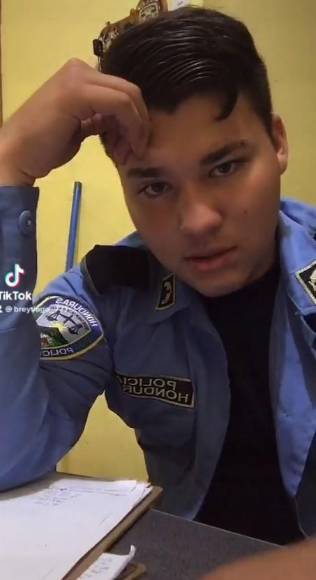 Jeferson Andrade, el policía hondureño que roba suspiros en TikTok