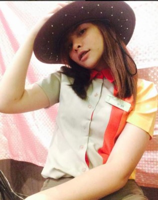 La vendedora de hamburguesas que luce como Chloë Grace Moretz