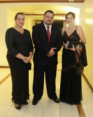 Enamorados, unidos por la fe del Divino Creador