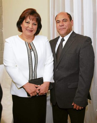 Sobriedad y glamour en toma de posesión