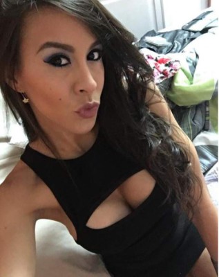 Hermana de Lipstickfables encanta con su escultural cuerpo