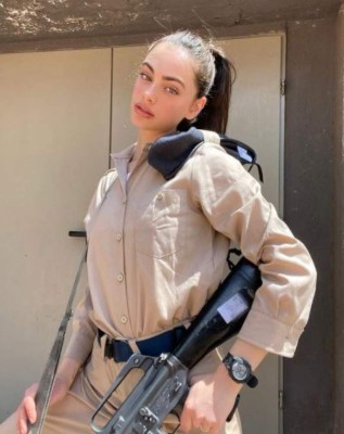 Así es Yael Shelbia, la mujer con el rostro más bello de 2020 (FOTOS)