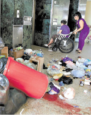 Suciedad en Hospital Mario Rivas por paro
