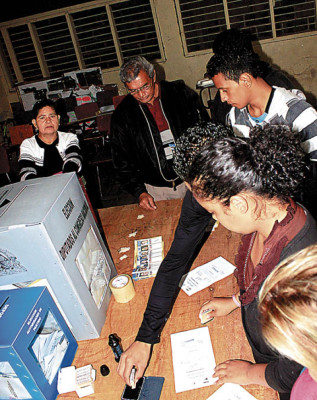 TSE recluta unos 6,000 voluntarios