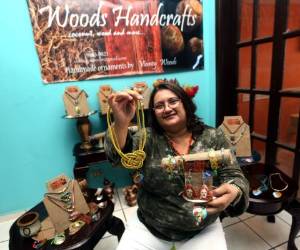 “Reviso mis piezas detalladamente para que una jamás se parezca a otra”, dijo Vianey Woods.