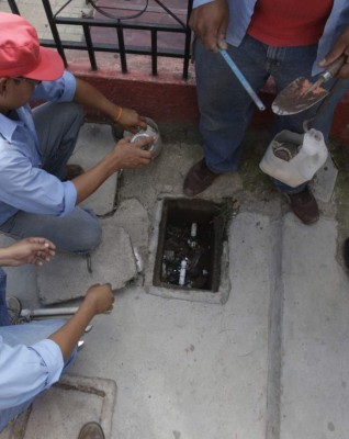 Intensifican cortes de agua en unas 50 colonias