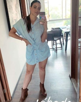 Así es la periodista Valeria Marín, la novia que Julián Gil presumió en redes