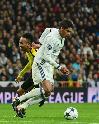 Varane sufrió robo en su casa durante el partido ante Borussia Dortmund