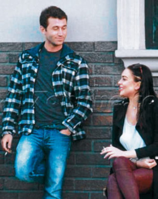 Lindsay Lohan es captada con actor porno