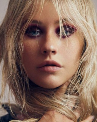 Christina Aguilera luce irreconocible en la portada de Paper Magazine