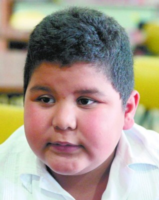 Alumnos aprenden a reciclar papel