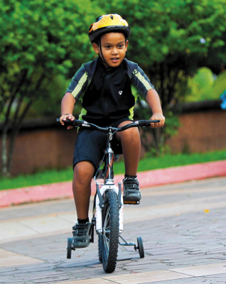Un total de 150 niños van al pedal