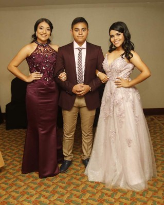 CEAD Christian School despide a sus seniors en un ambiente de fiesta