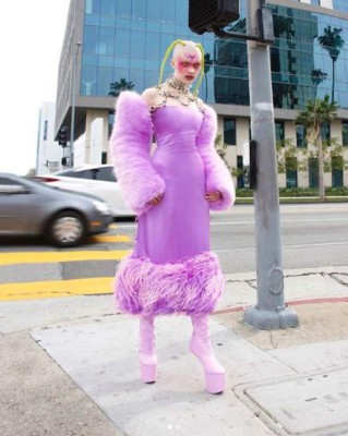 Así es Fecal Matter, la chica que parece un extraterrestre