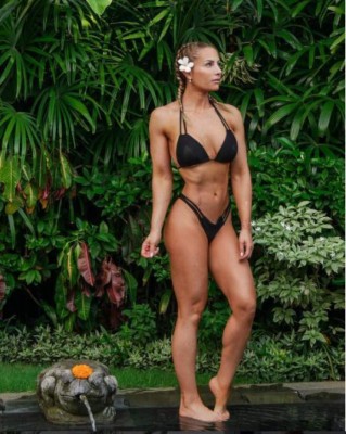 Rebecca Burger, la sensual chica fitness que murió haciendo crema chantilly