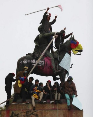 La muerte de una menor tras ser detenida y manoseada por policías, el caso que consterna a Colombia&nbsp;