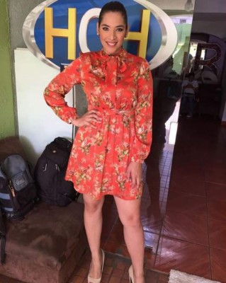 Los 10 looks más elegantes de Carolina Lanza, el bello rostro de la televisión hondureña