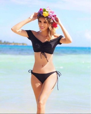 Las fotos más sensuales en traje de baño de la bloguera hondureña Rosyl Mejía