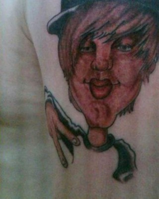 Los 15 peores tatuajes de famosos de todos los tiempos (FOTOS)