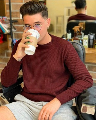 Facundo Caballero, presentador, estudiante de marketing y emprendedor hondureño