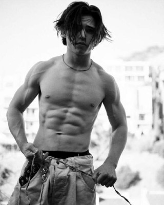 Tanner Buchanan, el actor estadounidense que está causando furor en Netflix (FOTOS)