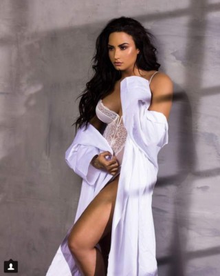 Demi Lovato eleva la temperatura en Instagram con sexy foto en lencería