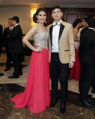 Elegante baile de graduación protagonizado por los seniors de la Hillcrest School