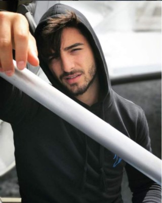 Maluma encanta con sensual baile de salsa