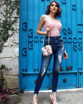 Skinny jeans, jackets y flats ¡enloquecen el armario de las universitarias!