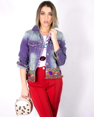 Skinny jeans, jackets y flats ¡enloquecen el armario de las universitarias!