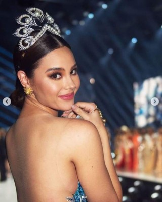 Catriona Gray y el espectacular vestido que usó para entregar la corona  