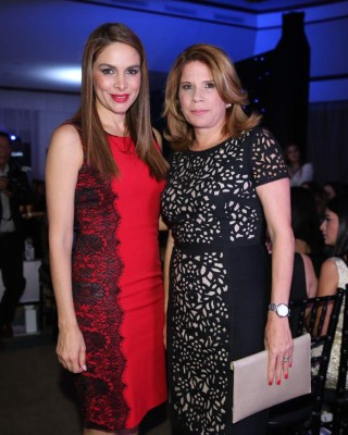 Selectos invitados disfrutaron de glamurosa pasarela