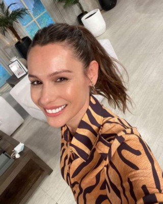 Ella es Ana Carolina Ardohain, la sexy juez de 'Desafio Fashionista' a sus 42 años &nbsp;&nbsp;